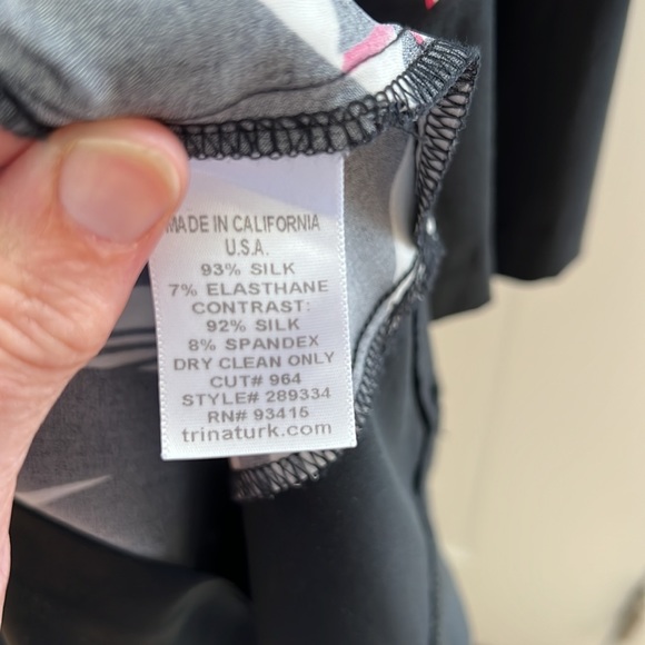 Trina Turk like new silk spandex print dress size 6. Light weight versatile - Picture 5 of 6